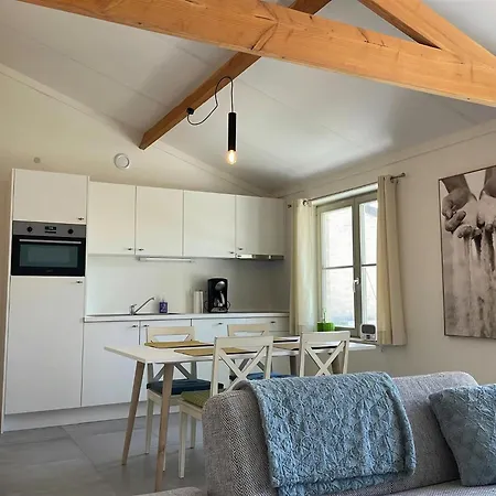Holiday home Charming With Enclosed Garden , Cleaning Included